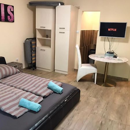 Roland Apartmant Zuglo Budapeste Exterior foto